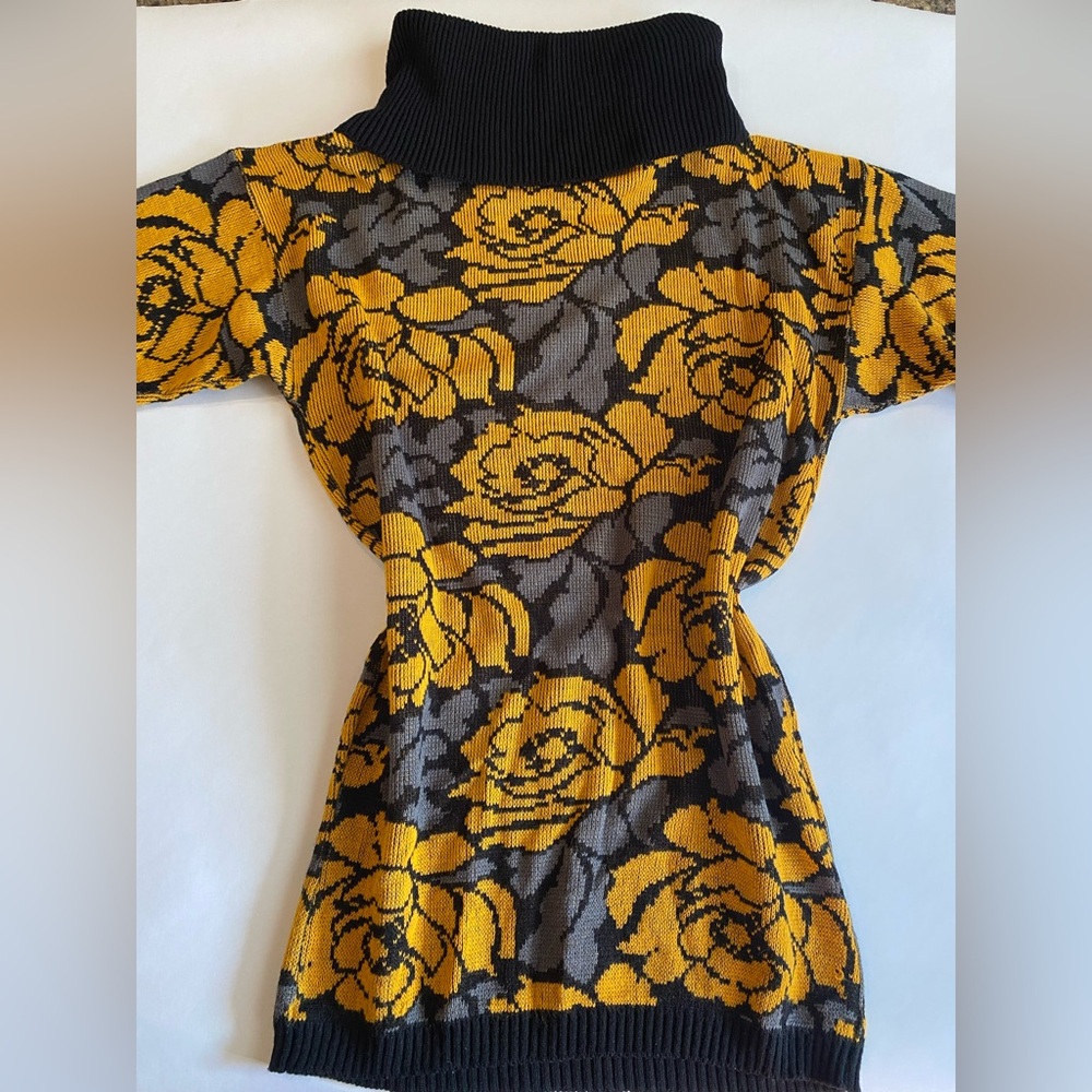 Vintage Gitano Made In Italy Turtle Neck Statement Sweater Dress